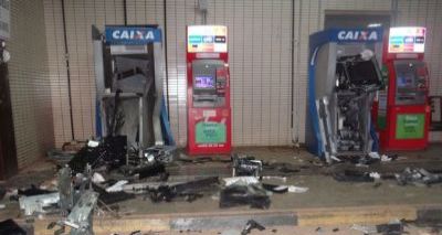 Grupo explode dois caixas eletrônicos na rodoviária de Barreiras