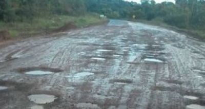 Homem morre após perder controle do carro na BA-001 neste sábado