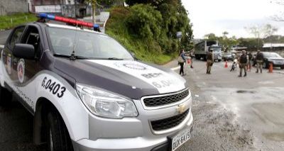 Polícia prende suspeitos por tráfico com duas metralhadoras em Plataforma