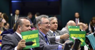 Comissão aprova pedido e impeachment vai ao plenário da Câmara