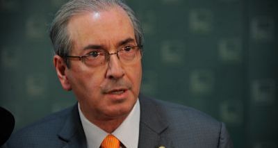 Afastado, Cunha deve reagir com 