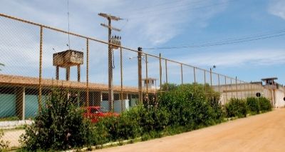 Presos fazem túnel por vaso sanitário e fogem de presídio em Conquista