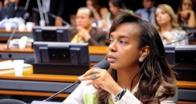 Tia Eron falta sessão e pode beneficiar Cunha em votação no Conselho de Ética