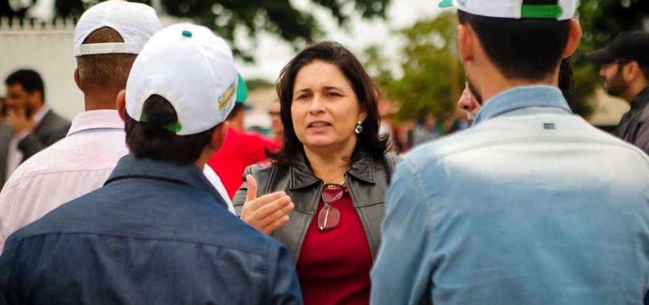 Resultado de imagem para rose menezes campo formoso