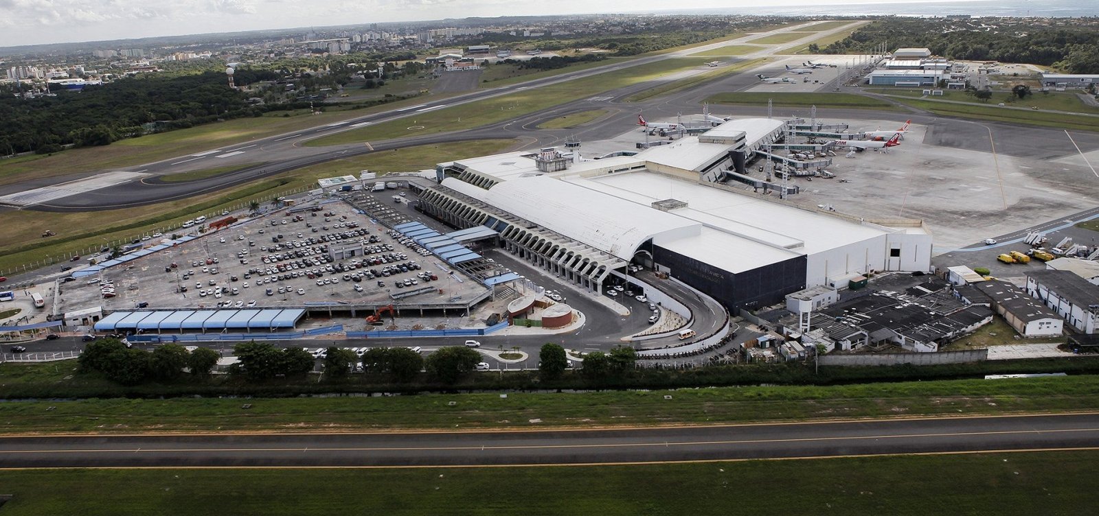 Resultado de imagem para aeroporto de salvador