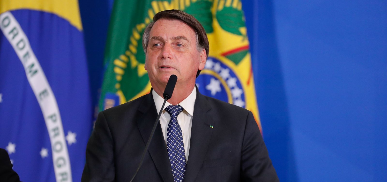 Bolsonaro diz que jornalistas são 'bundões' e têm mais chances de ...