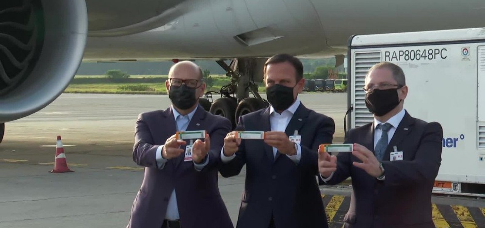 [Covid-19: 600 litros de insumos para fabrica&ccedil;&atilde;o da vacina CoronaVac chegam a S&atilde;o Paulo]