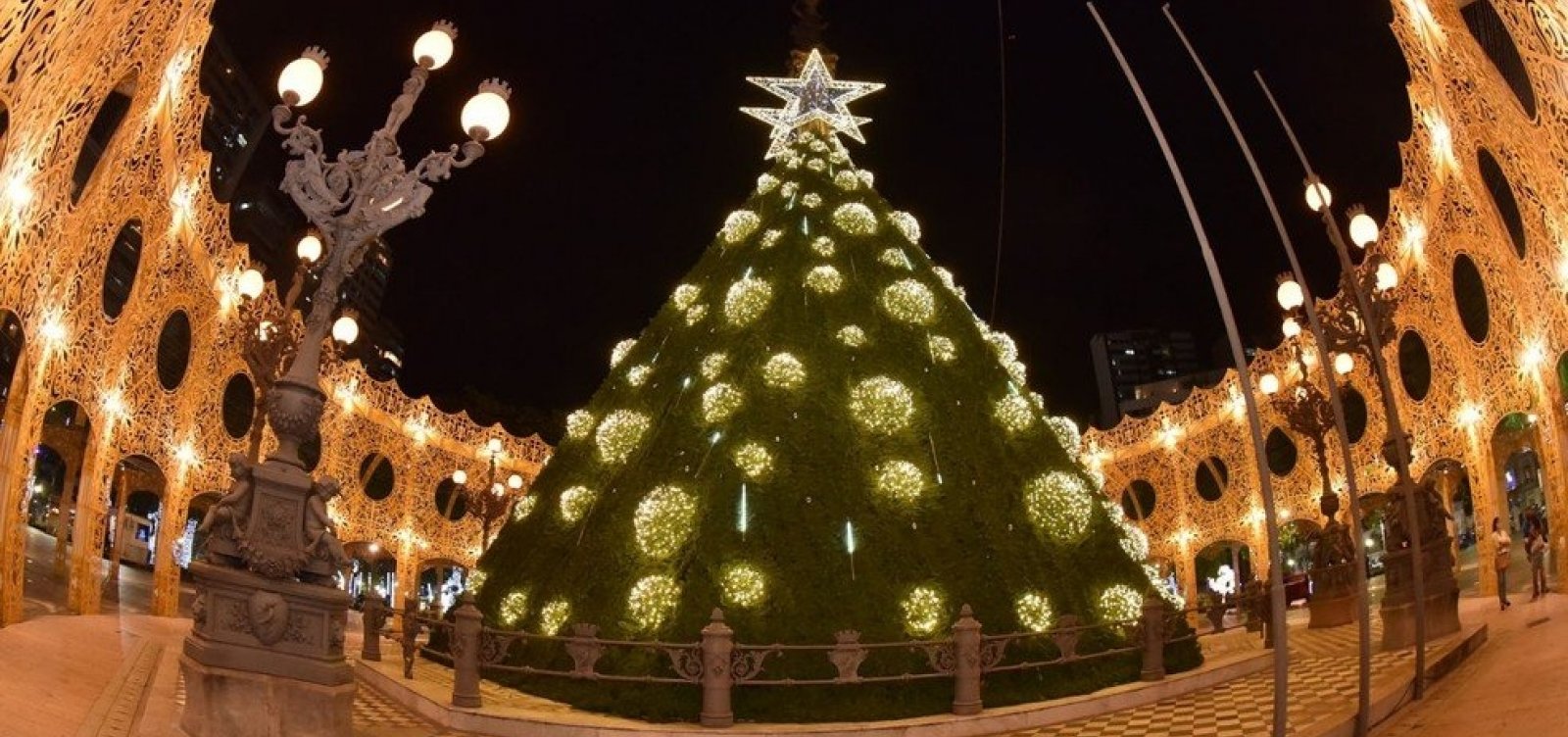[Sesab faz recomendações para Natal seguro contra a Covid-19]