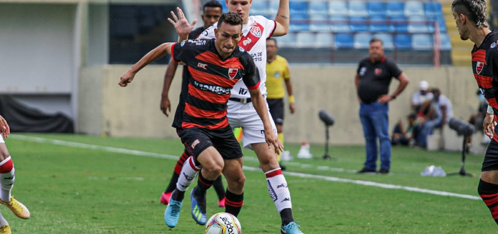 [Vitória perde de 2x1 para o lanterna da Série B]