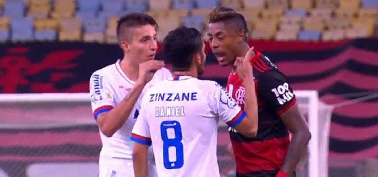 [Laudo do Bahia não vê racismo de Ramírez a Bruno Henrique]