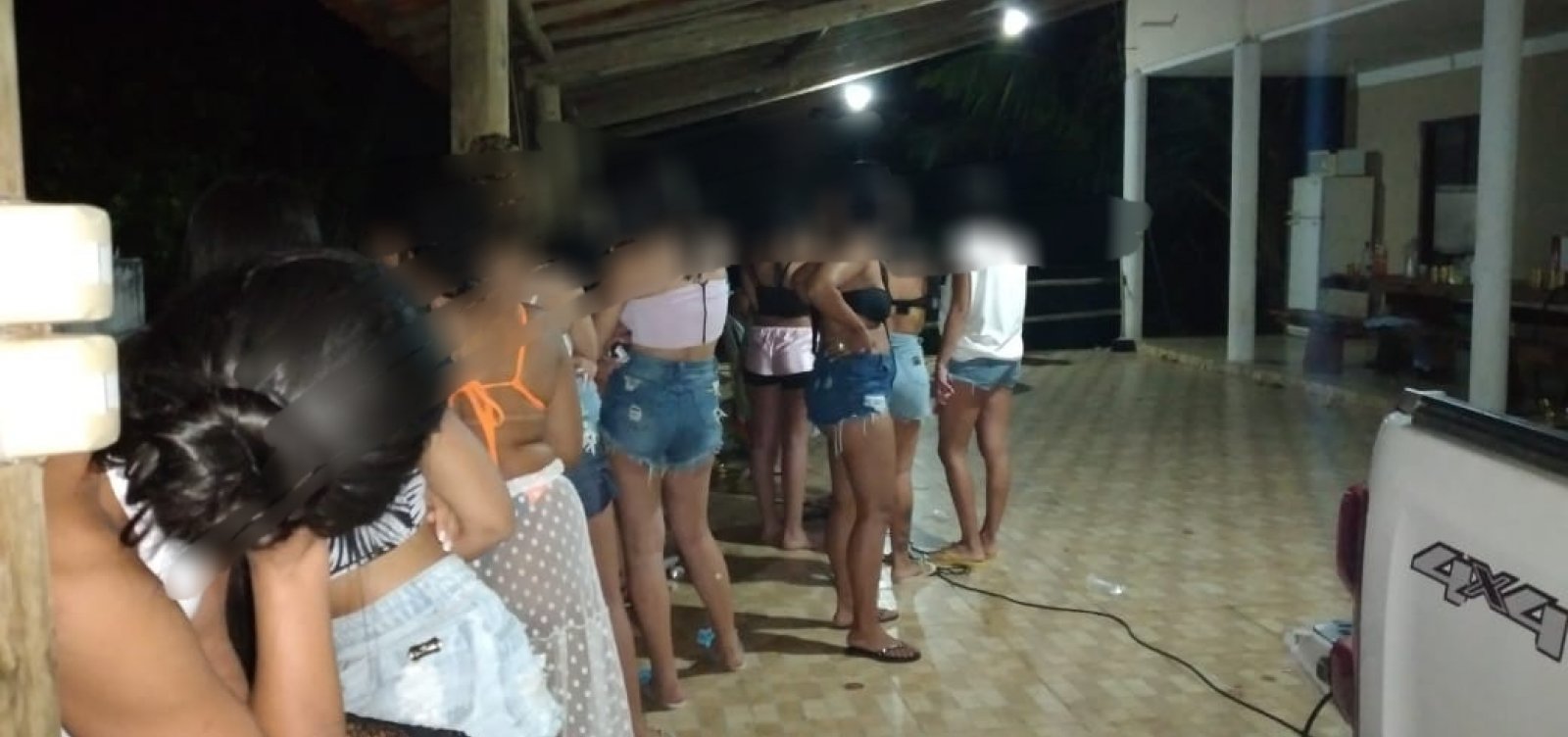 [Réveillon na Bahia: PM encerra 18 aglomerações e festas privadas na noite da virada ]