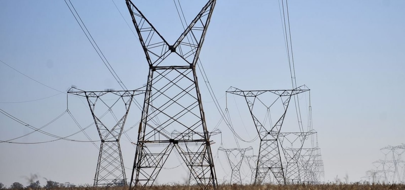 [Contas de luz terão redução em janeiro com a volta da bandeira amarela ]