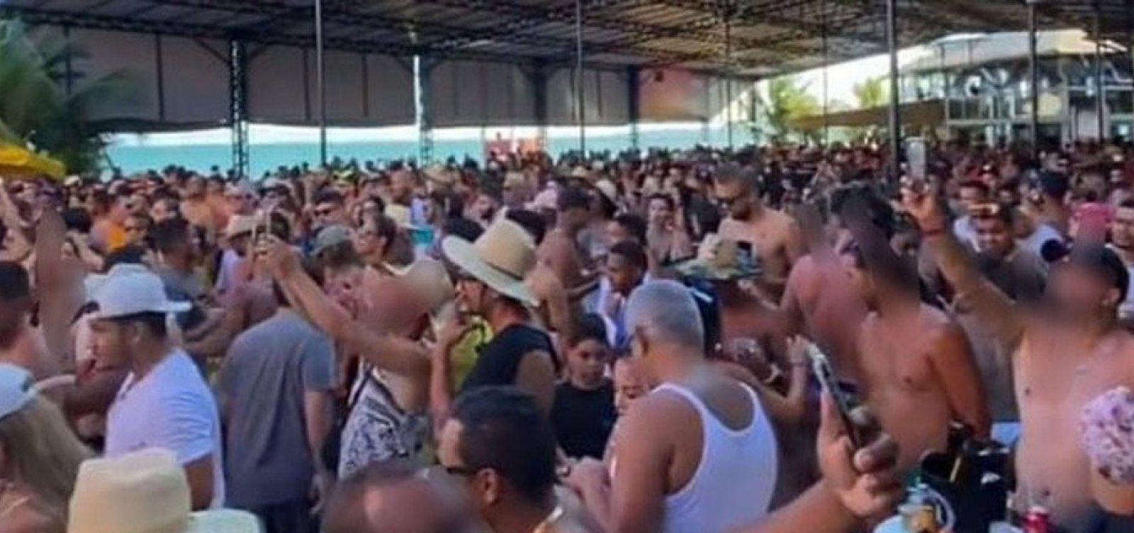 [Em uma semana, polícia interdita setenta festas irregulares em Porto Seguro]