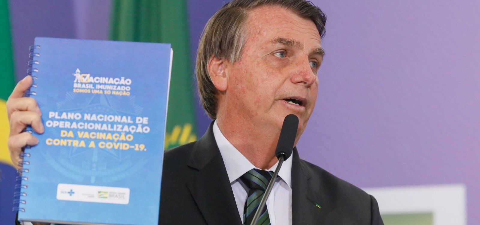 [Planalto determina que cart&atilde;o de vacina&ccedil;&atilde;o de Bolsonaro fique em sigilo por 100 anos]