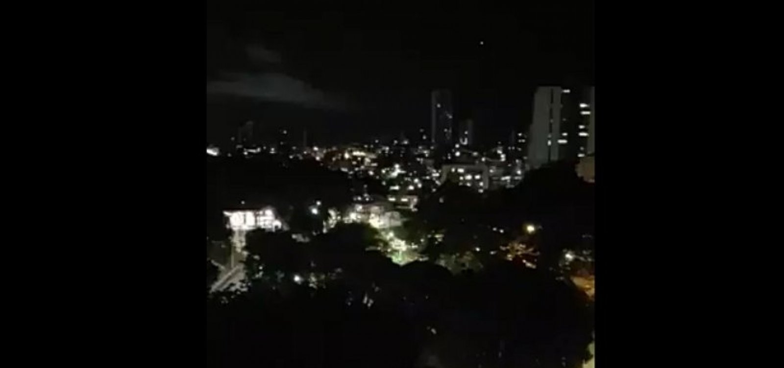 [Governo Bolsonaro é alvo de panelaços em Salvador e diversas cidades brasileiras   ]