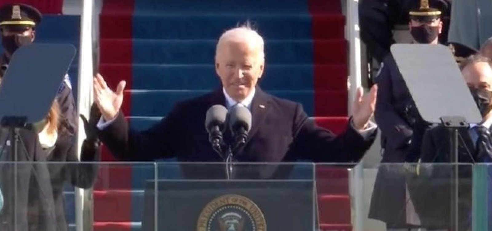 [Biden toma posse como presidente dos Estados Unidos ]