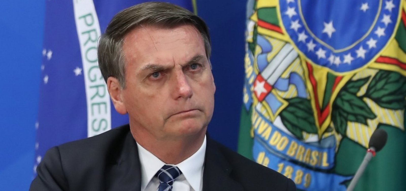 [Contrariando Anvisa e ciência, Bolsonaro diz que vacina 'não está comprovada cientificamente']