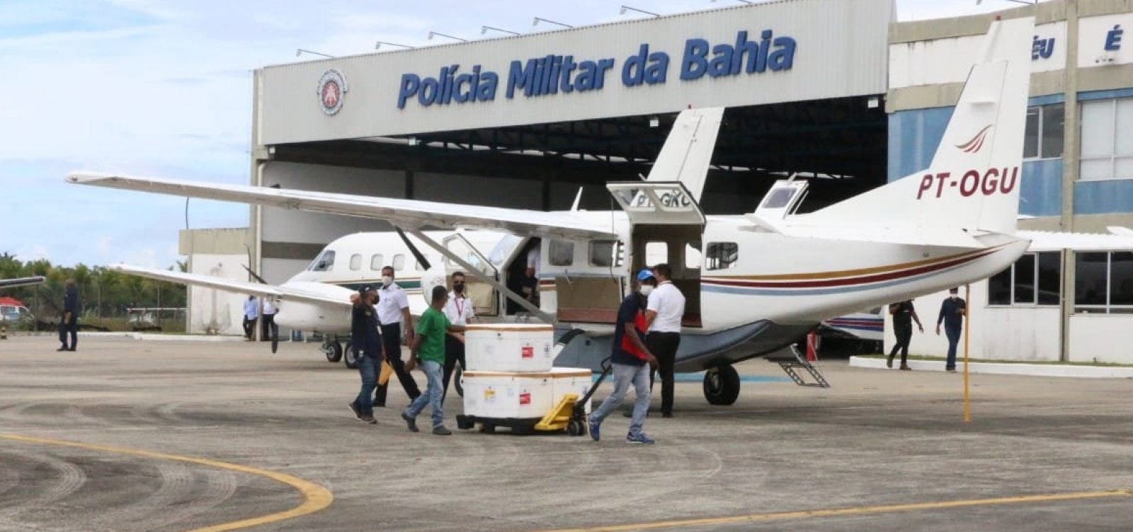 [Aeronaves fazem distribuição de vacinas pelo interior da Bahia]