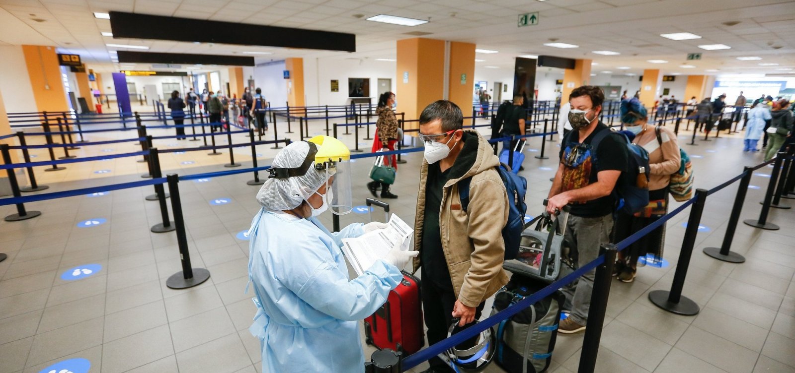 [Covid-19: Brasil proíbe entrada de viajantes vindos da África do Sul]