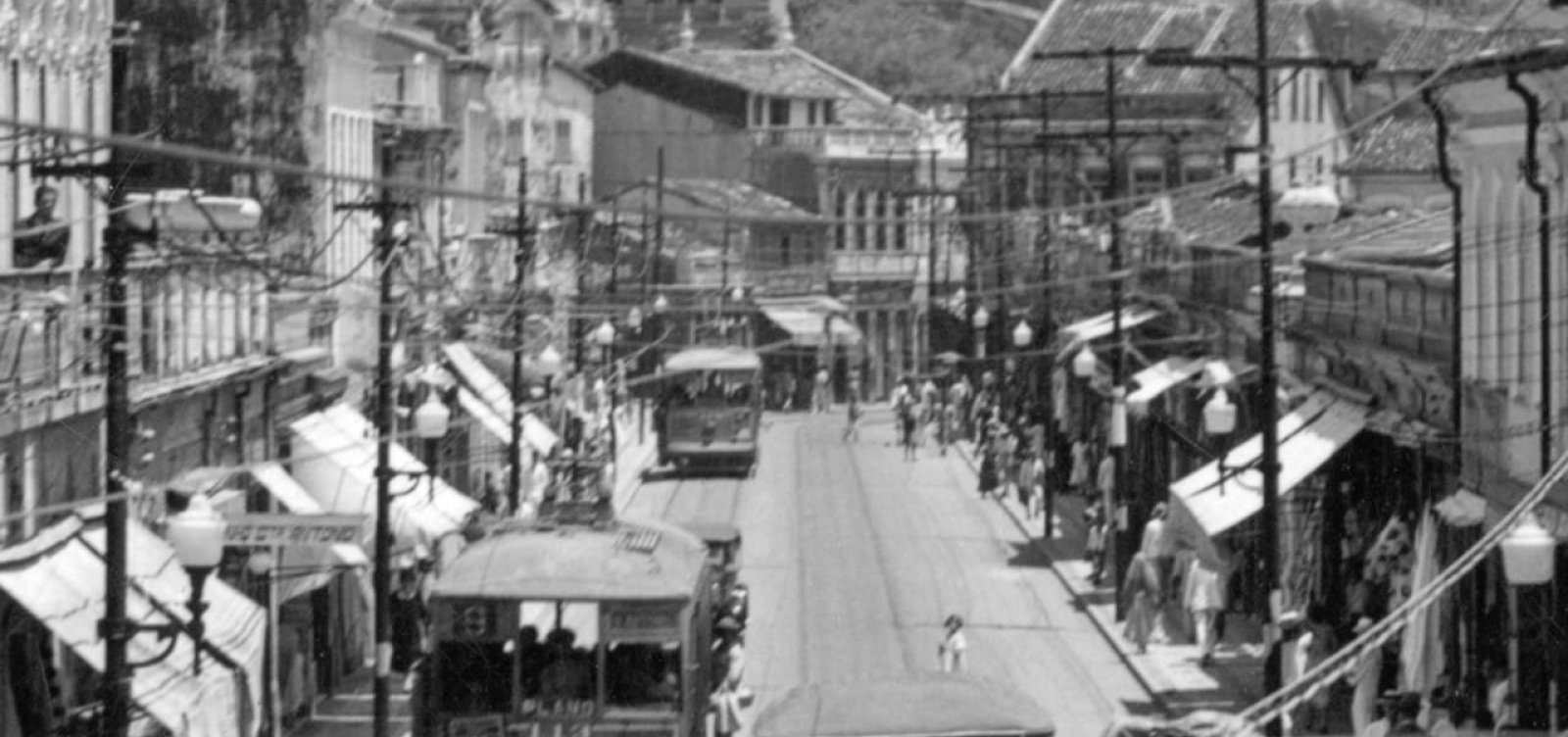 [A Baixa dos Sapateiros vai morrer? Com décadas de história, avenida continua enfrentando dificuldades]