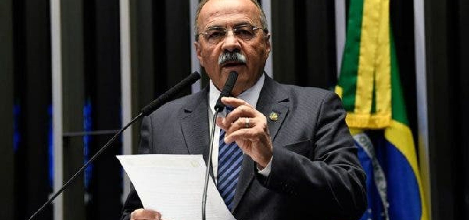 [Parlamentar flagrado com R$ 33 mil na cueca retorna ao Senado nesta quinta-feira]