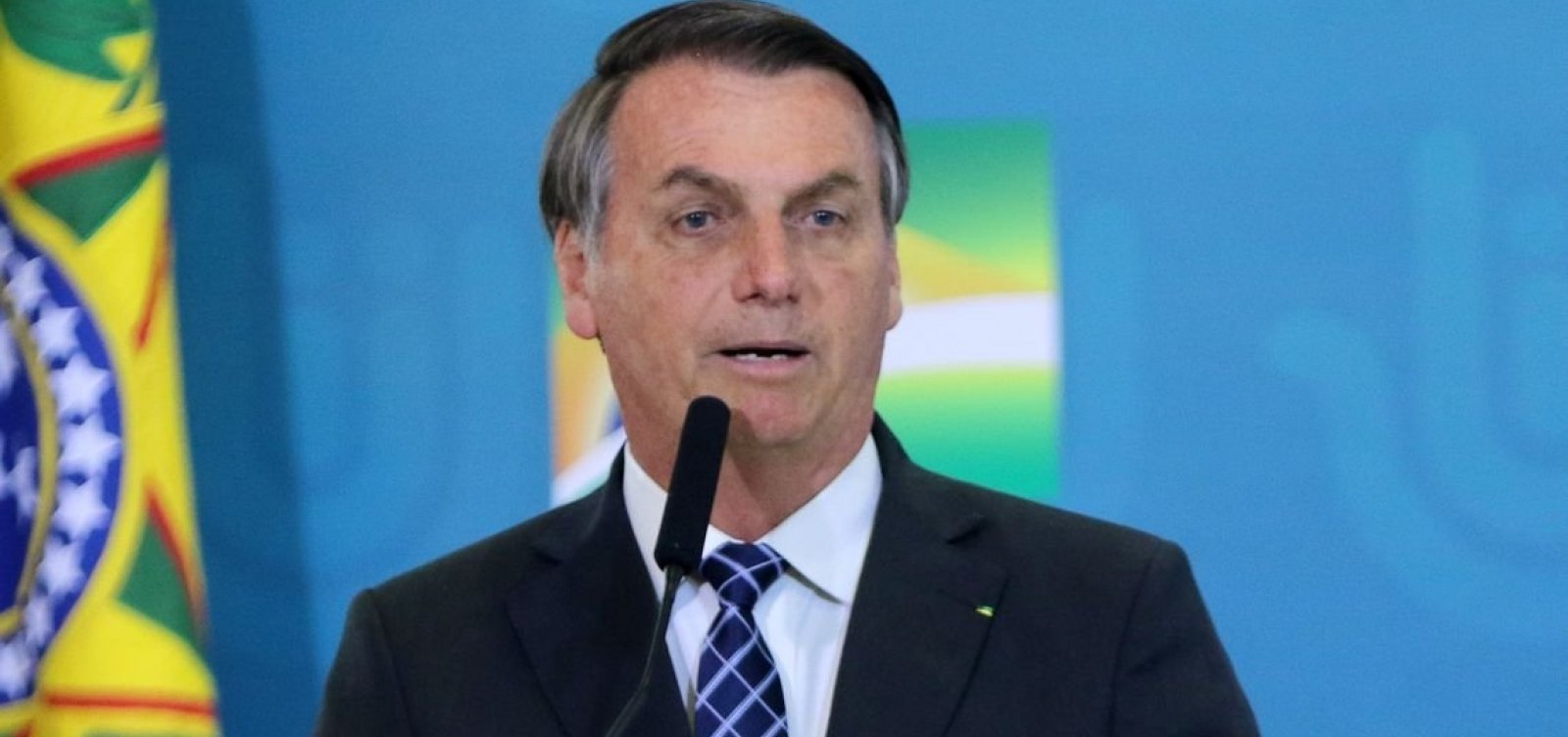 [Bolsonaro minimiza falta de leitos covid: 'Saúde sempre teve problemas']