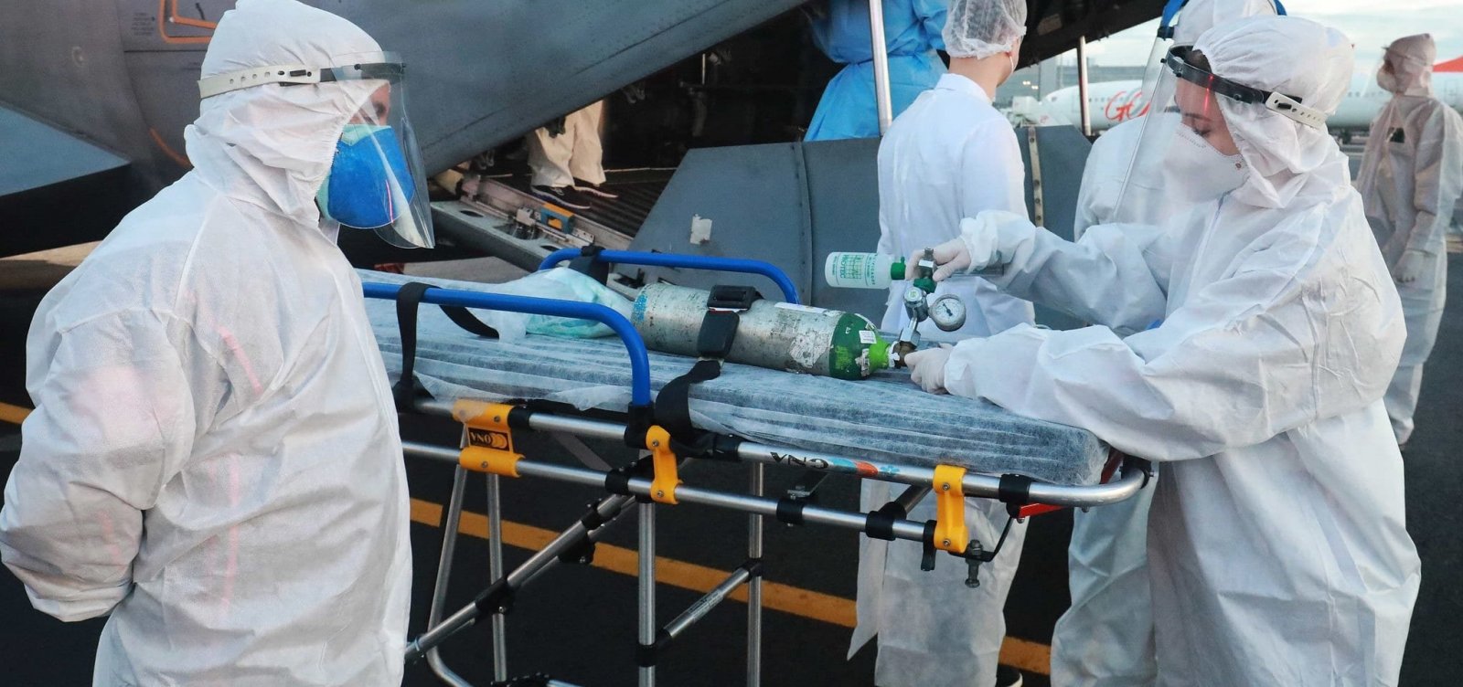 [Hospital em Porto Alegre instala cont&ecirc;iner refrigerado para armazenar corpos de v&iacute;timas da Covid-19]