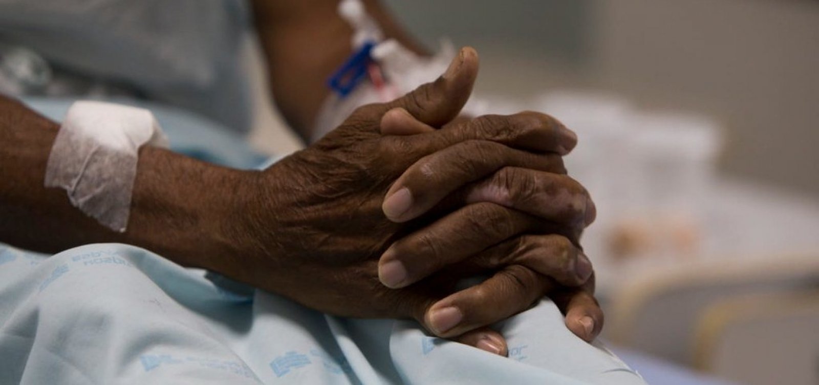 [Brasil ultrapassa 261 mil mortes por Covid-19, diz cons&oacute;rcio de imprensa]