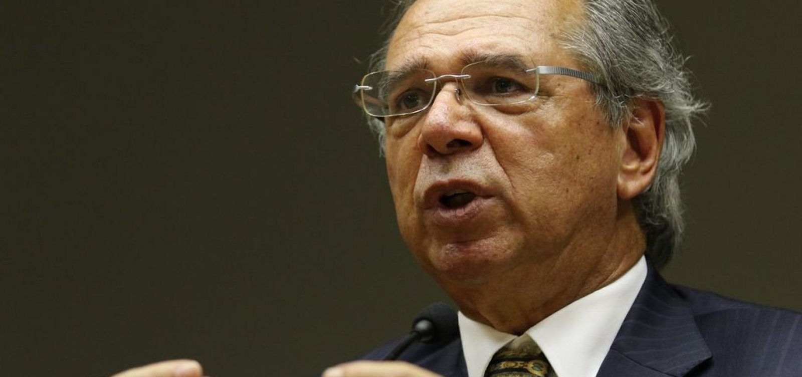 [Guedes anuncia antecipação de 13º de beneficiários do INSS]