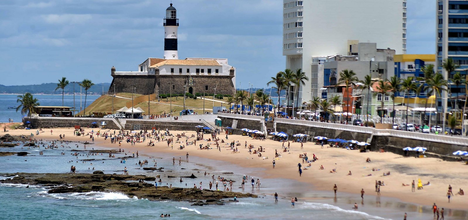 [Atividades não essenciais e praias de Salvador seguem interditadas até 15 de março]