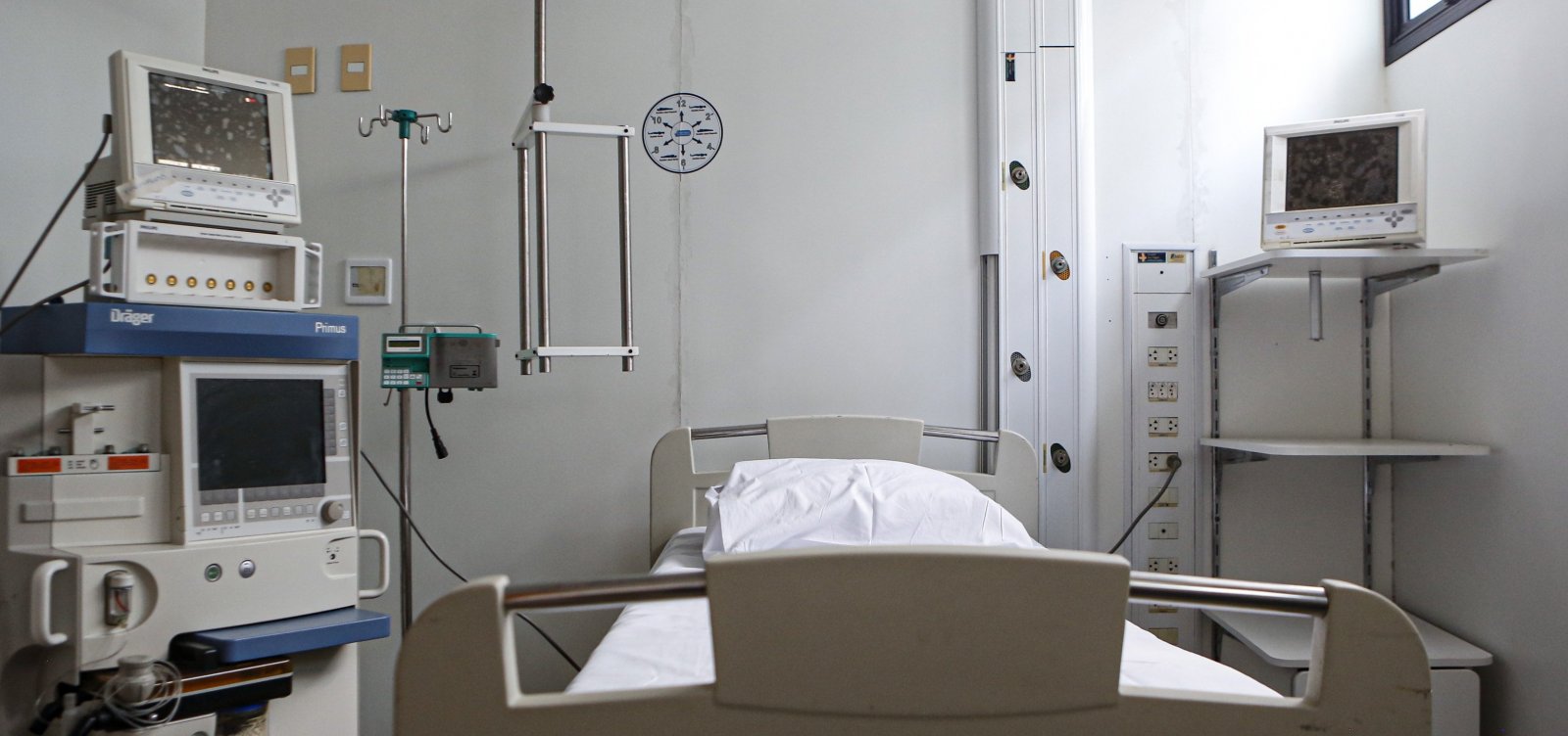 [Novo recorde: M&eacute;dia m&oacute;vel de mortes por Covid-19 chega a 1.855 no Brasil]