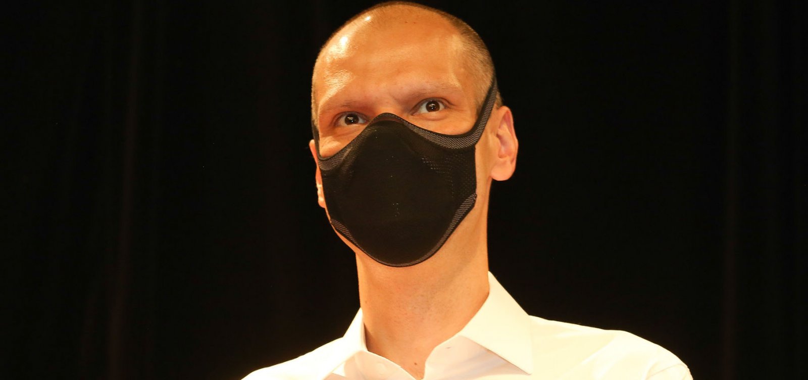 [Covas confirma 1&ordf; morte na fila por leitos em S&atilde;o Paulo e dever&aacute; decretar antecipa&ccedil;&atilde;o de feriados ]