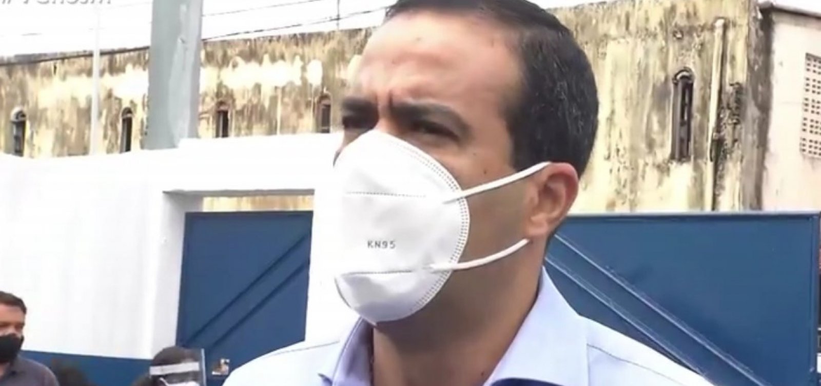 [Bruno avalia antecipar feriados e revela que governo vai suspender transporte intermunicipal na Semana Santa]