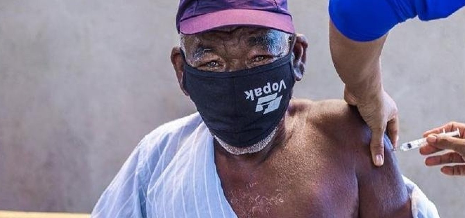 [Vacinação de idosos com 71 anos ou mais começa nesta terça em Salvador; confira cronograma]