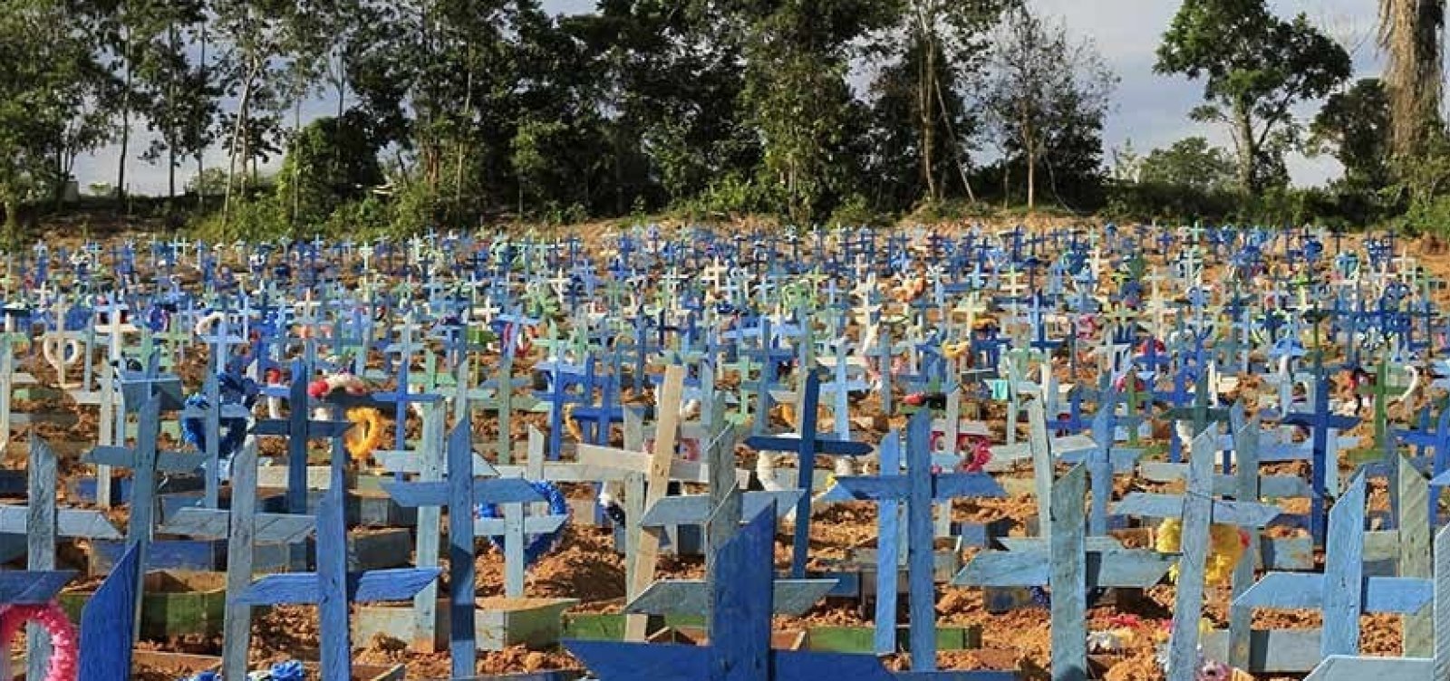 [Brasil registra novo recorde de óbitos por Covid-19: 3.251 mortes em 24 horas ]