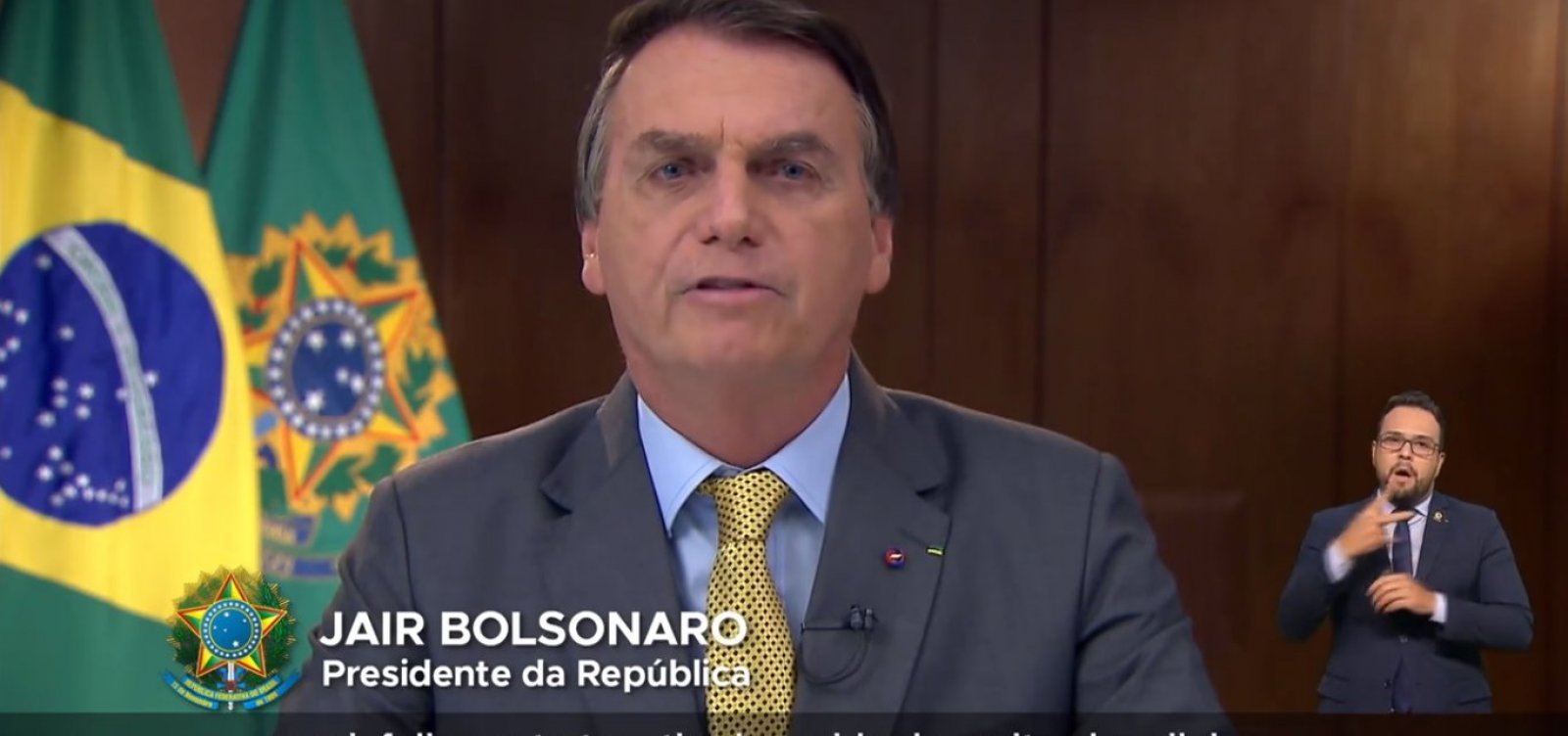 [Bolsonaro mente em pronunciamento, muda discurso e agora diz ser favorável às vacinas]