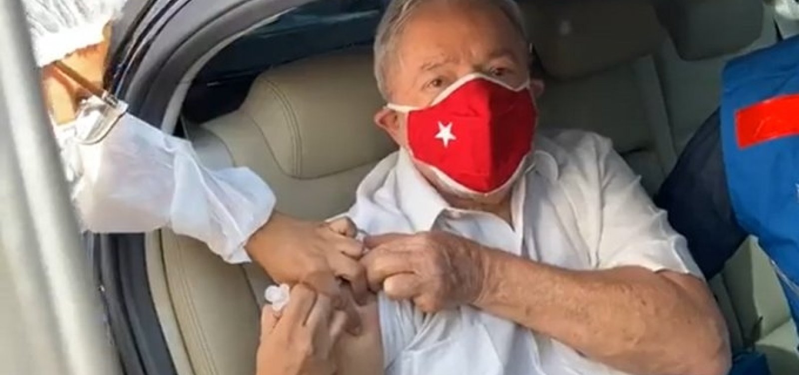 [Ex-presidente Lula recebe segunda dose da vacina contra a Covid-19]