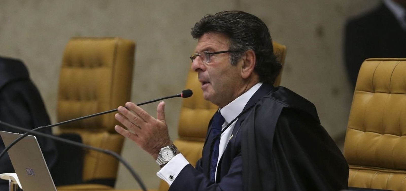 [Após decisão que liberou cultos religiosos, presidente de frente de prefeitos pede intervenção de Fux ]