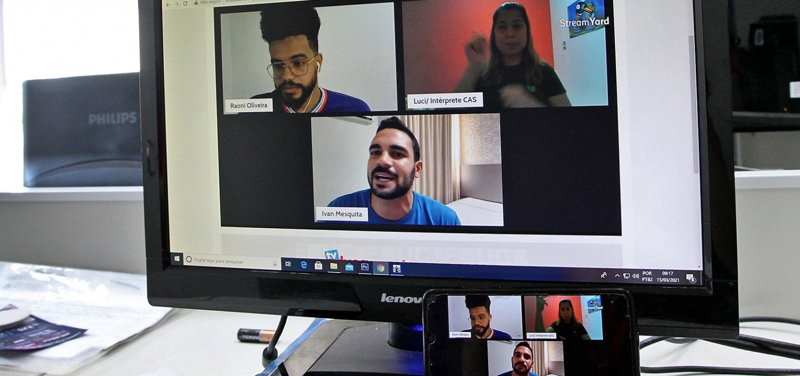 [Rede estadual de ensino re&uacute;ne dois anos em um; professores e alunos relatam dificuldades]