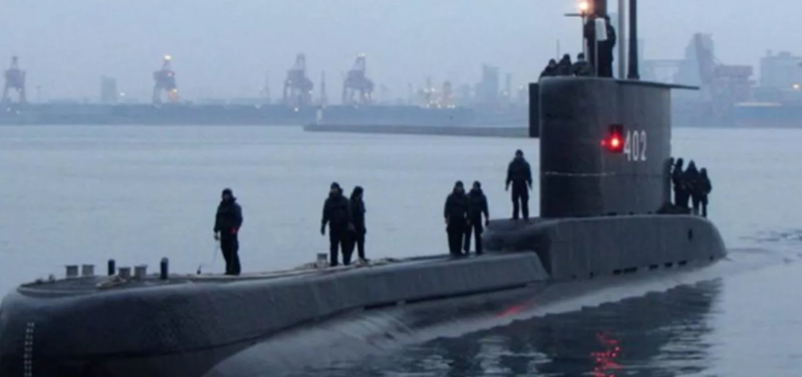 [Submarino com 53 tripulantes desaparece na Indonésia ]
