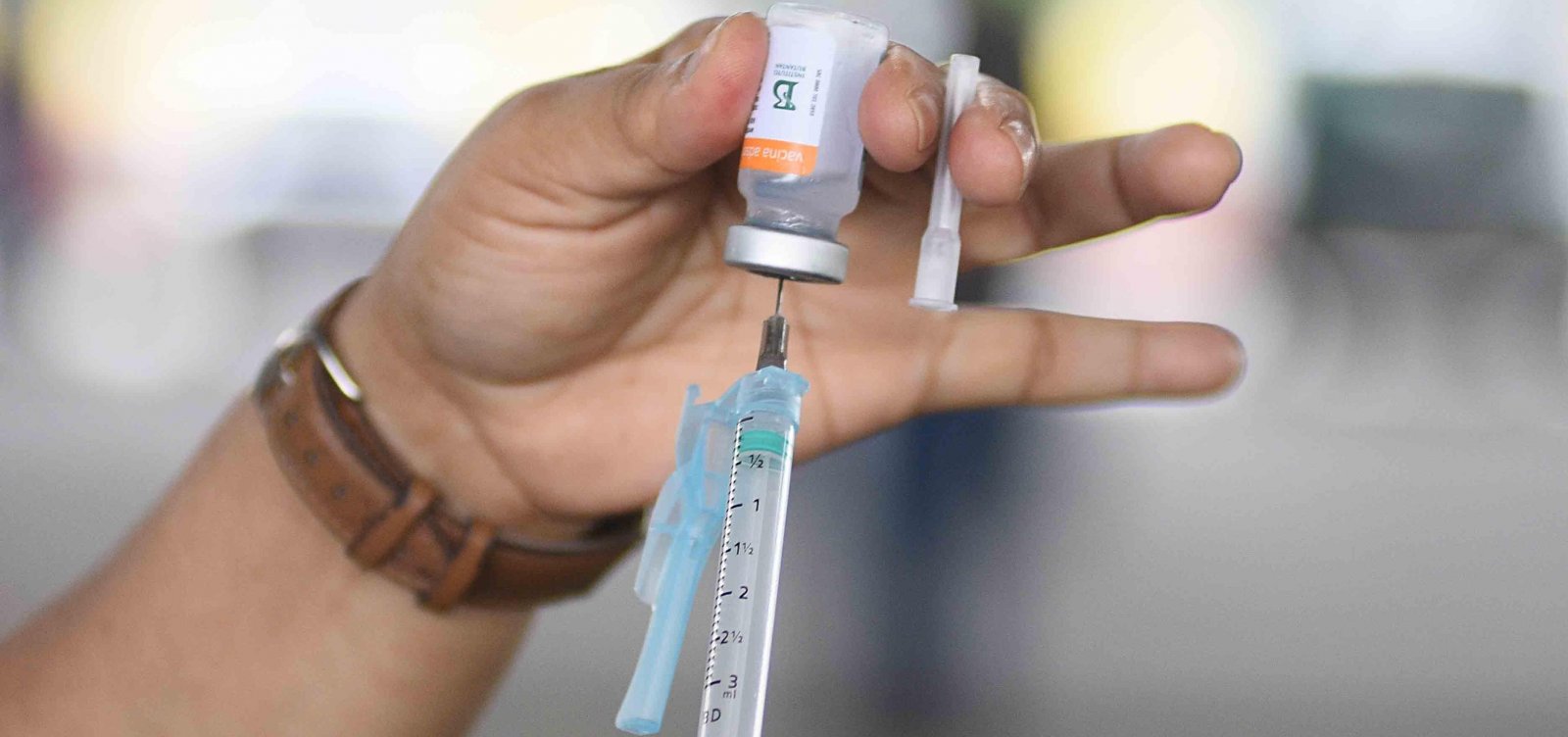 [Sesab prev&ecirc; chegada de 222 mil doses para a Bahia nesta quinta-feira]