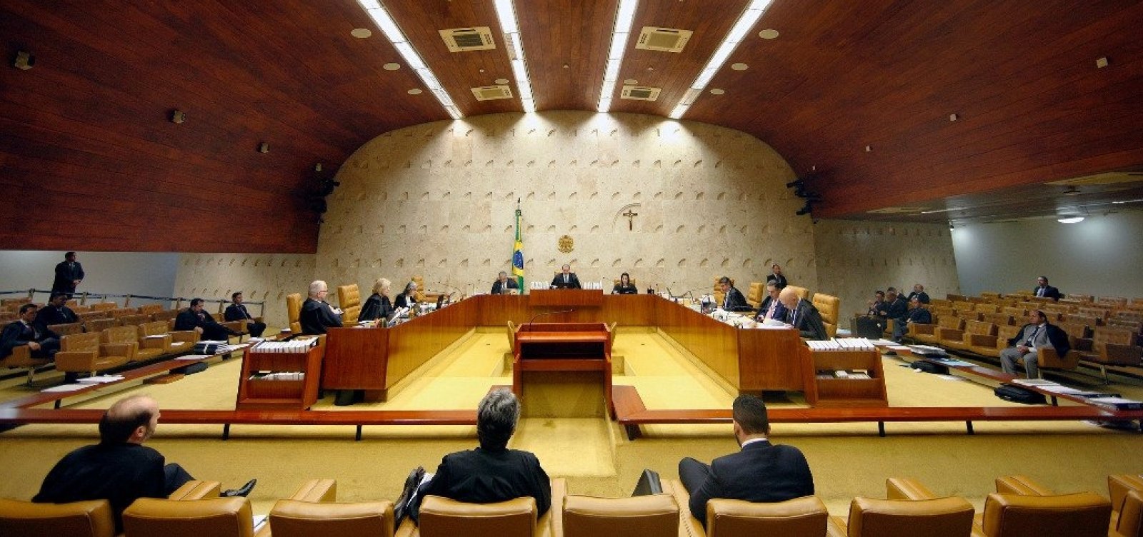 [STF tem maioria para manter decisão que declarou Moro suspeito no julgamento de Lula ]