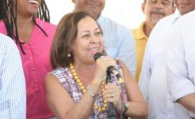 Senadora cutuca Neto e cumprimenta Rui como [Senadora cutuca Neto e cumprimenta Rui como