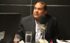 Líder da oposição rebate Nilo por [Líder da oposição rebate Nilo por