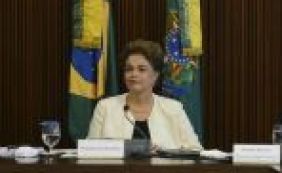 Dilma critica [Dilma critica