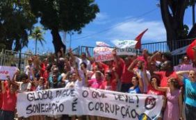 Após protesto em frente à Rede Bahia, jornalista é preso: [Após protesto em frente à Rede Bahia, jornalista é preso: