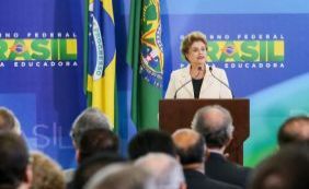 Dilma critica Moro e liberação de escutas : [Dilma critica Moro e liberação de escutas :