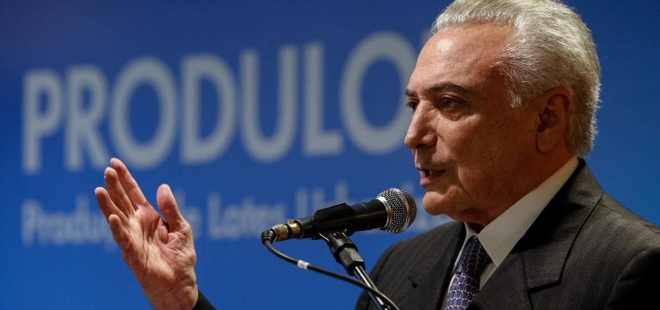 Temer parabeniza advogados por [Temer parabeniza advogados por