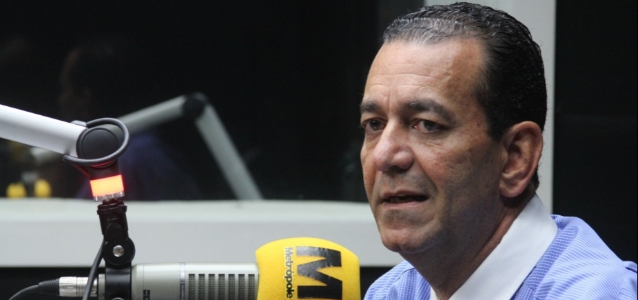 Presidente da ABM critica remuneração dos médicos pelos planos de saúde: [Presidente da ABM critica remuneração dos médicos pelos planos de saúde: