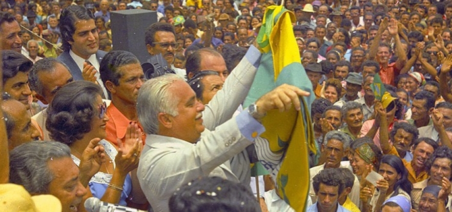 ACM Neto homenageia avô: [ACM Neto homenageia avô: